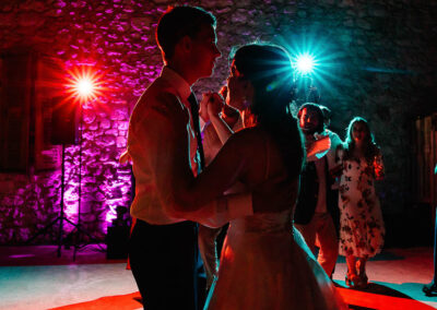 première danse des mariés dans un château du Gers